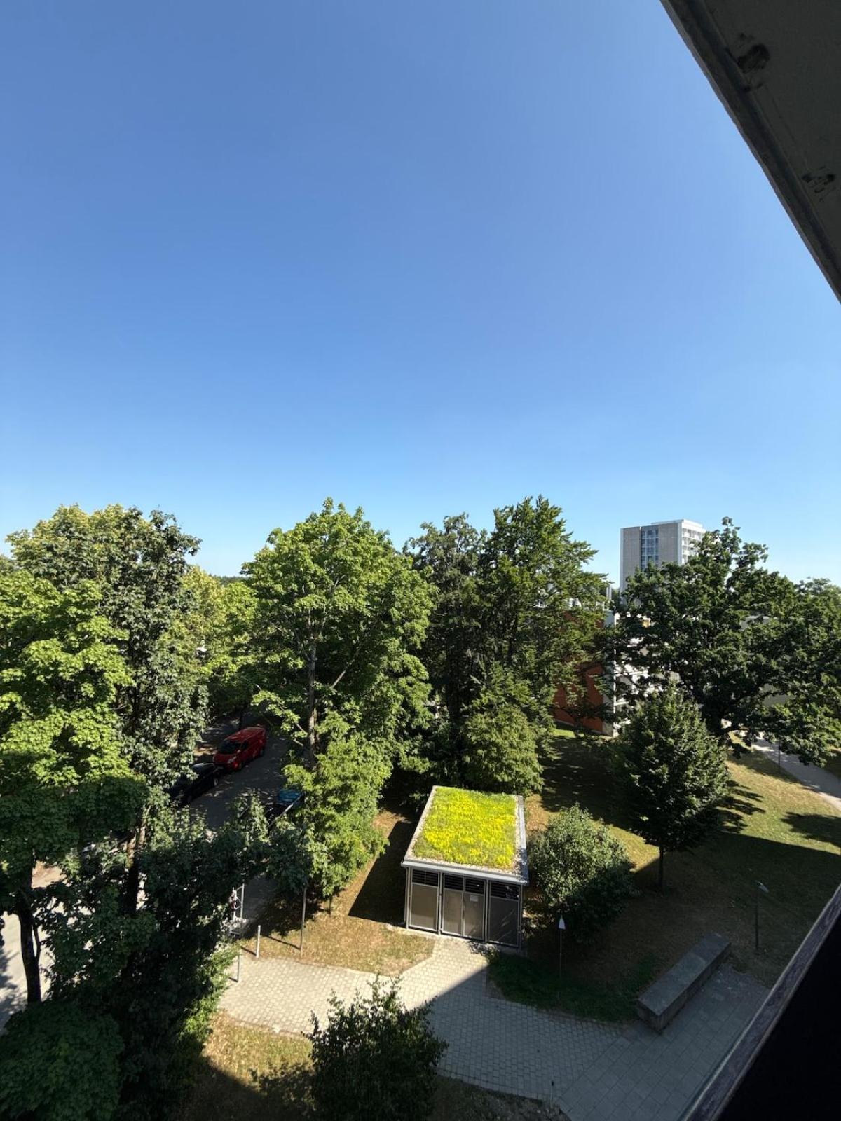 Bright Near & Nature Apartment *